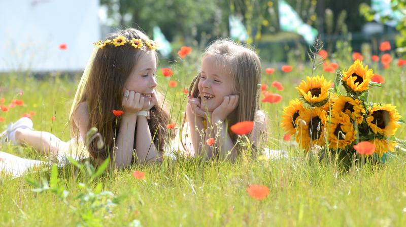Sisters launch Sunflower Days to thank Hospice for help after their dad’s death