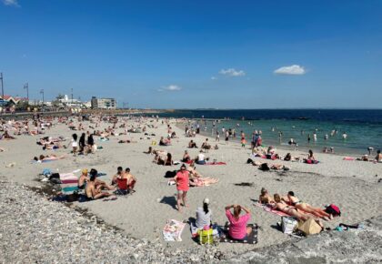 Flasher and 'lewd act' on beach investigated by Gardaí