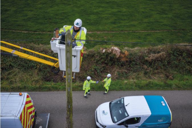 Údarás na Gaeltachta hosts new broadband equipment to accelerate national roll-out