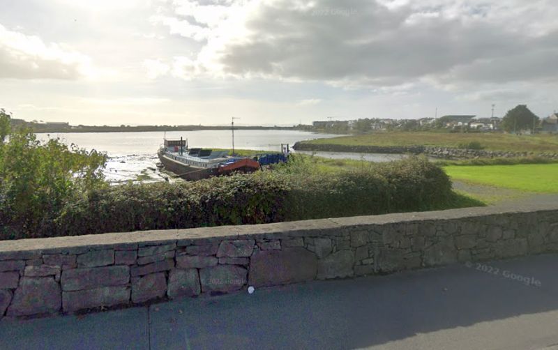 Councillor kicks up a stink over smell from Lough Atalia