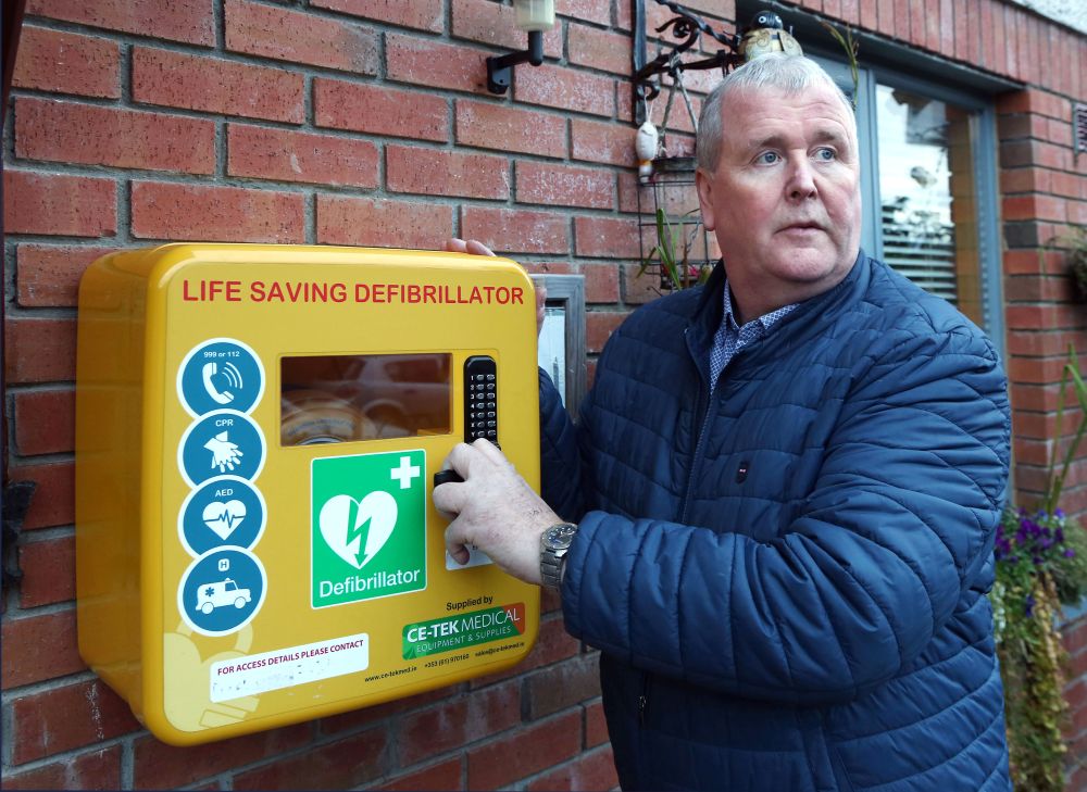 Community activist Donal pays the bills for defibrillator!