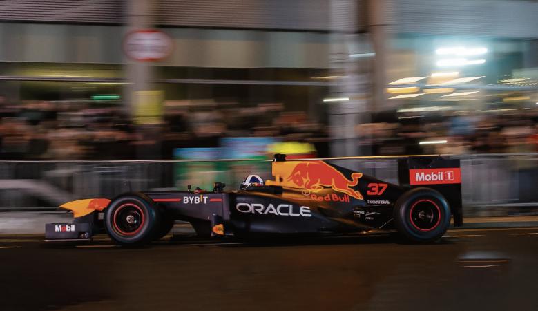 World Champions Oracle Red Bull Racing bring ‘spectacle of speed’ to Salthill Prom