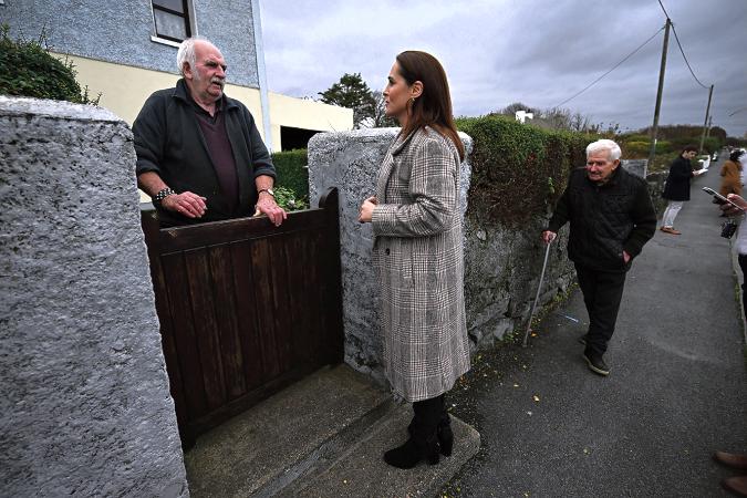 Micheál steals the Seoige on Gráinne walkabout