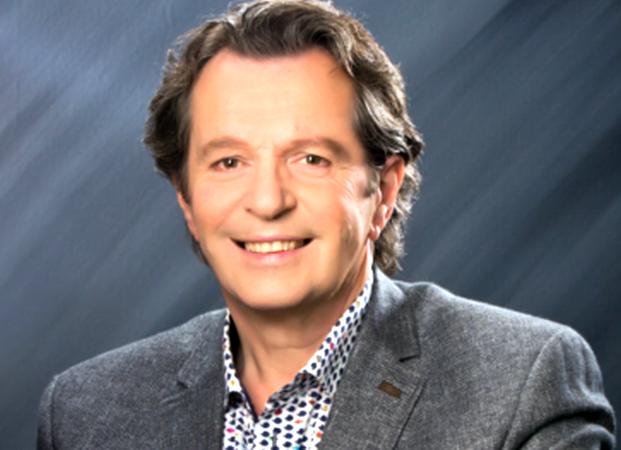 Finbar Wright set to play Town Hall