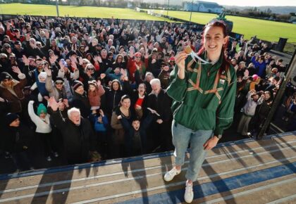 World Rowing Champion gets huge welcome home