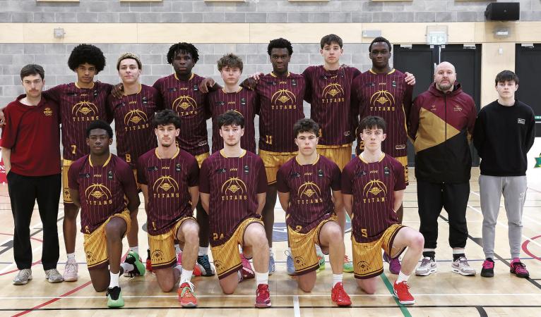 Titans brush Éanna aside to book place in cup final